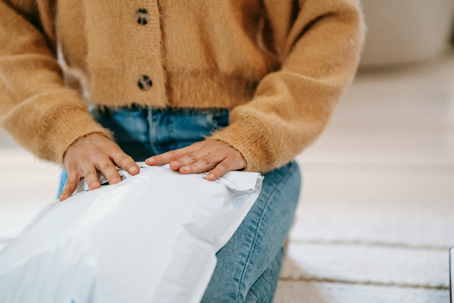 Opening a HERfight parcel